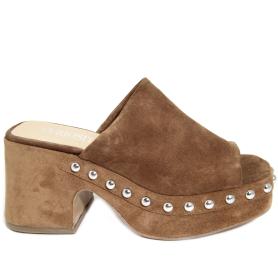CURIOSITE' leather-colored shoe
