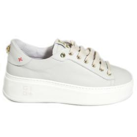 GIO + gray sneakers  